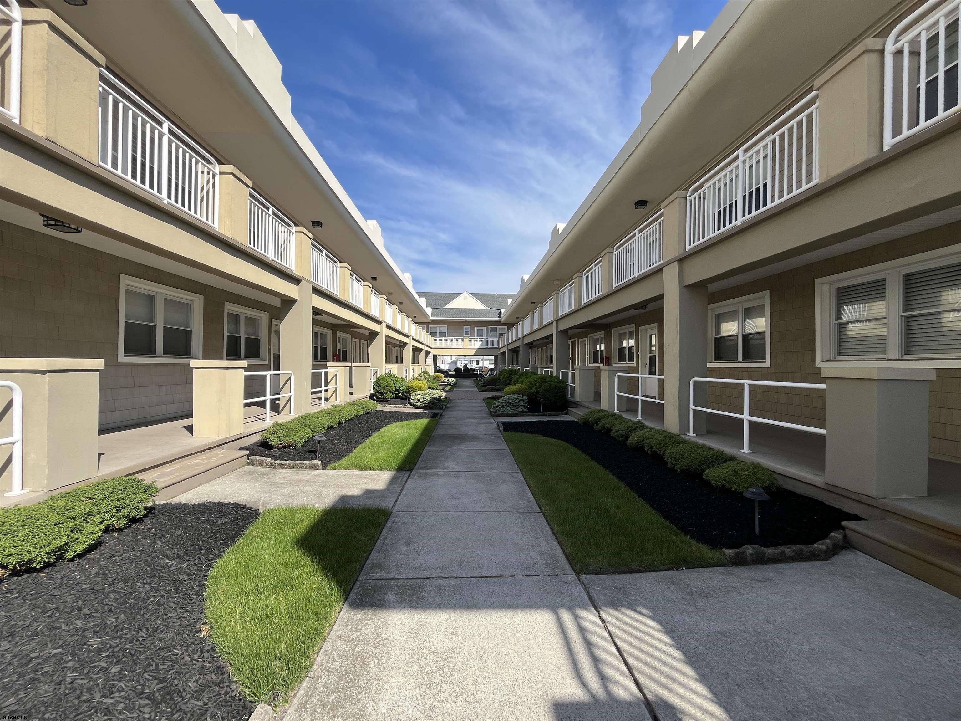 9010 Atlantic Ave Unit: 215