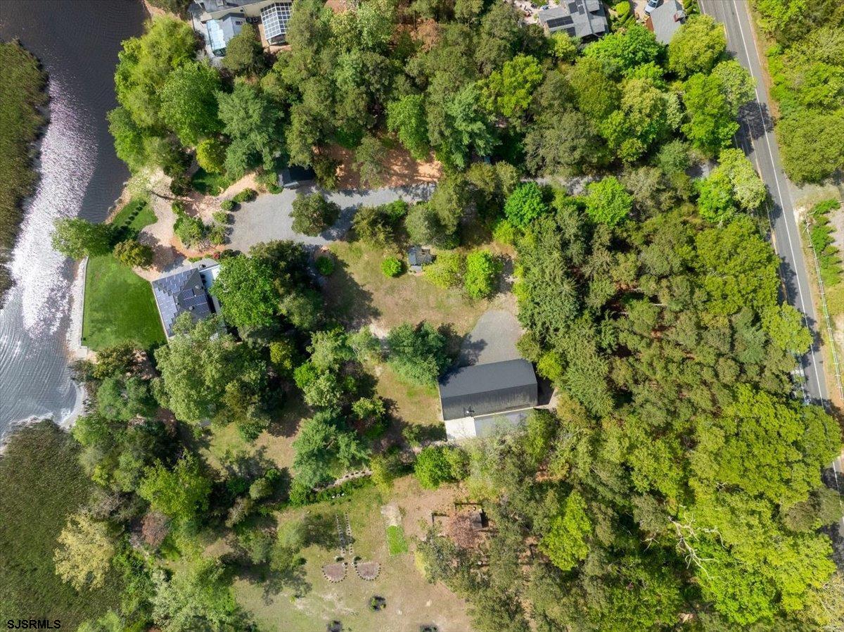 138 N Maple Ave