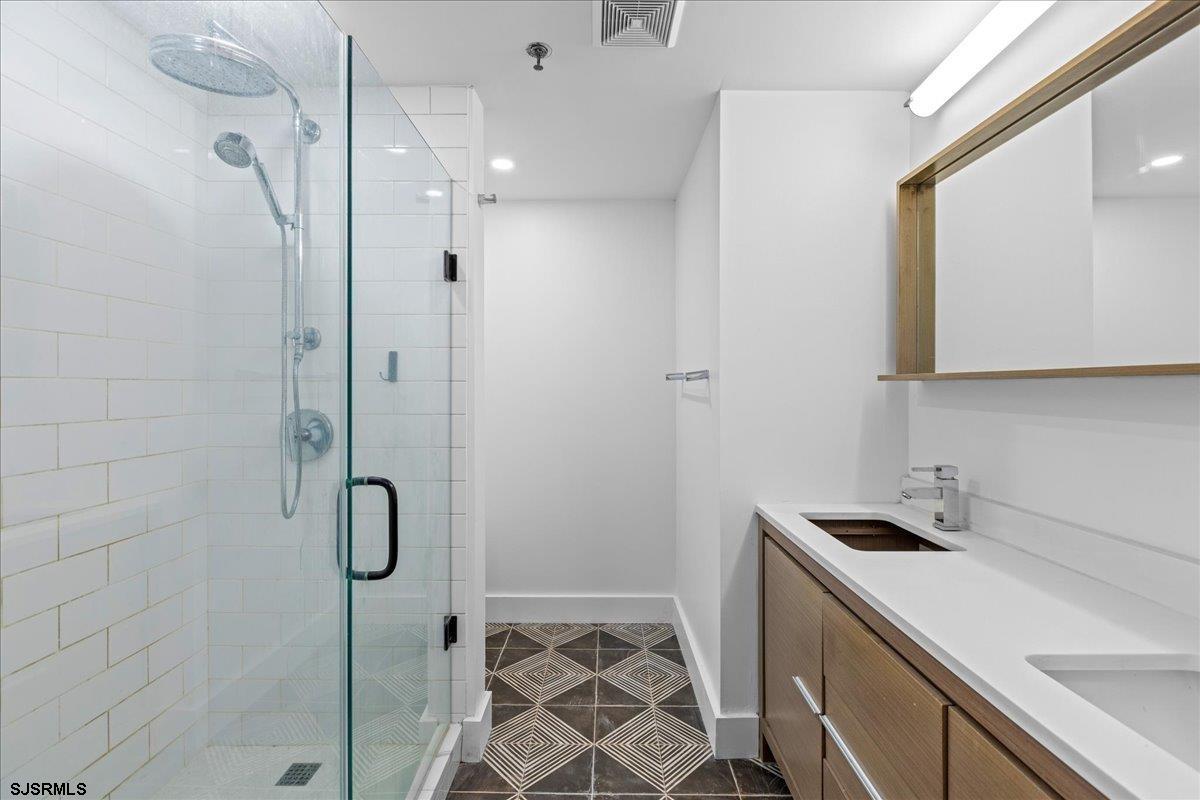 3101 Boardwalk Unit: 2009-1