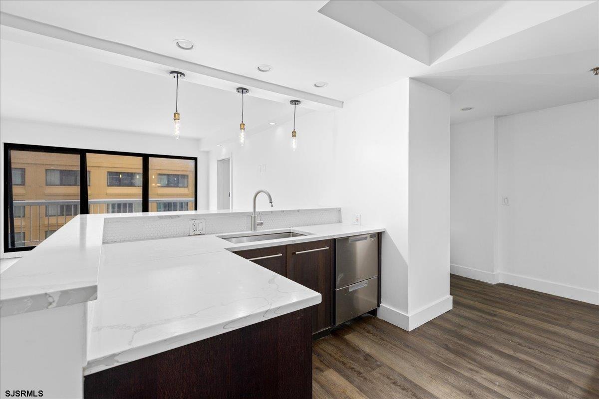 3101 Boardwalk Unit: 2009-1