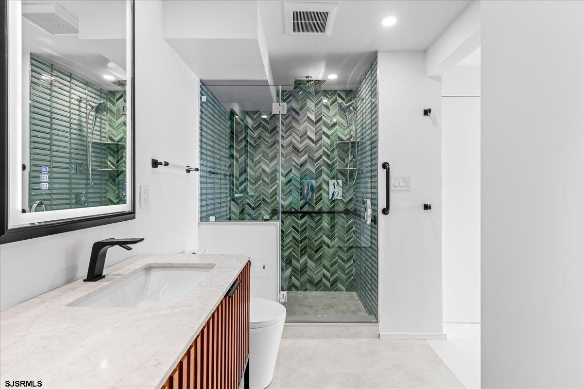 9600 Atlantic Ave Unit: 913