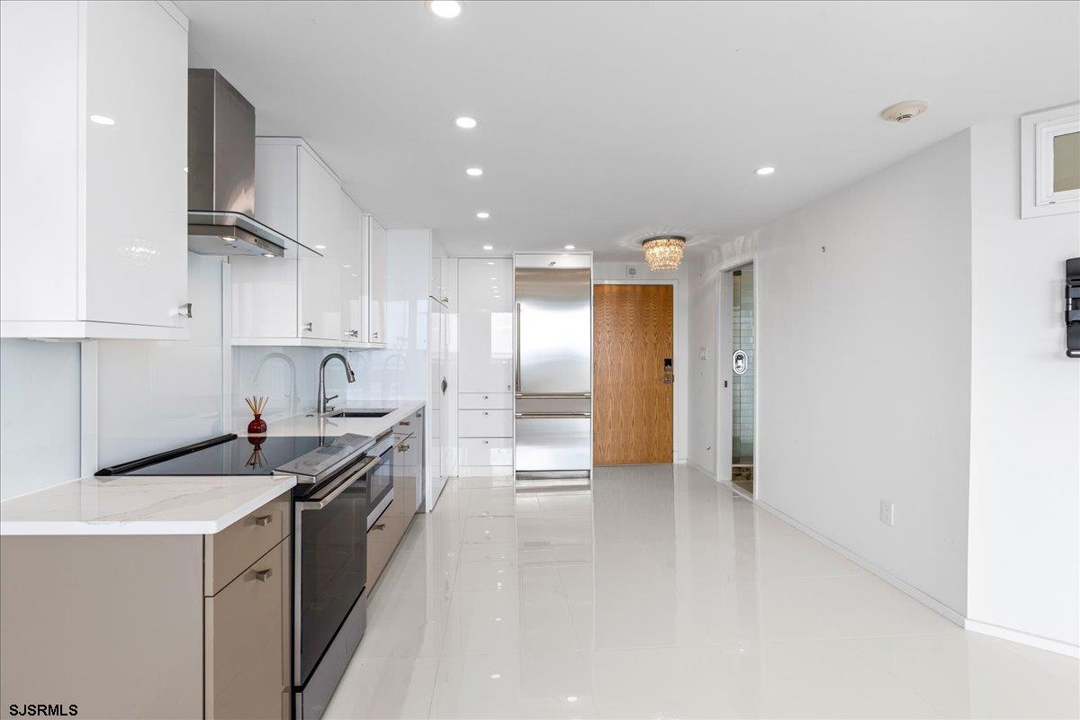 9600 Atlantic Ave Unit: 913