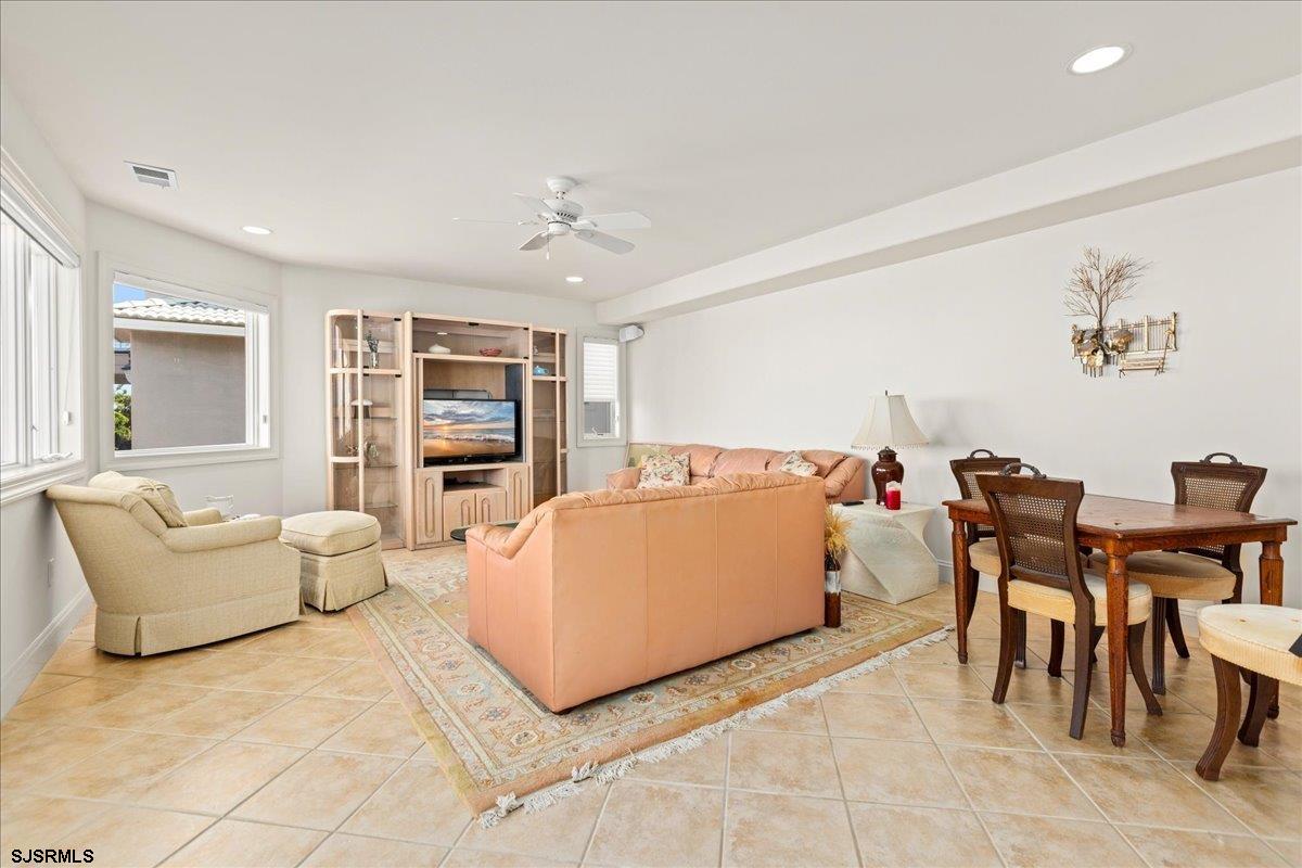 102 S 32nd Ave