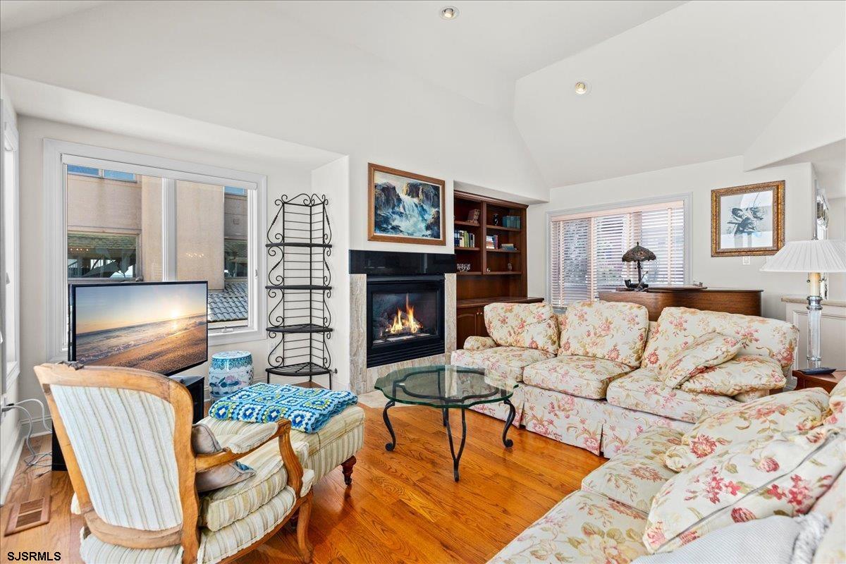102 S 32nd Ave