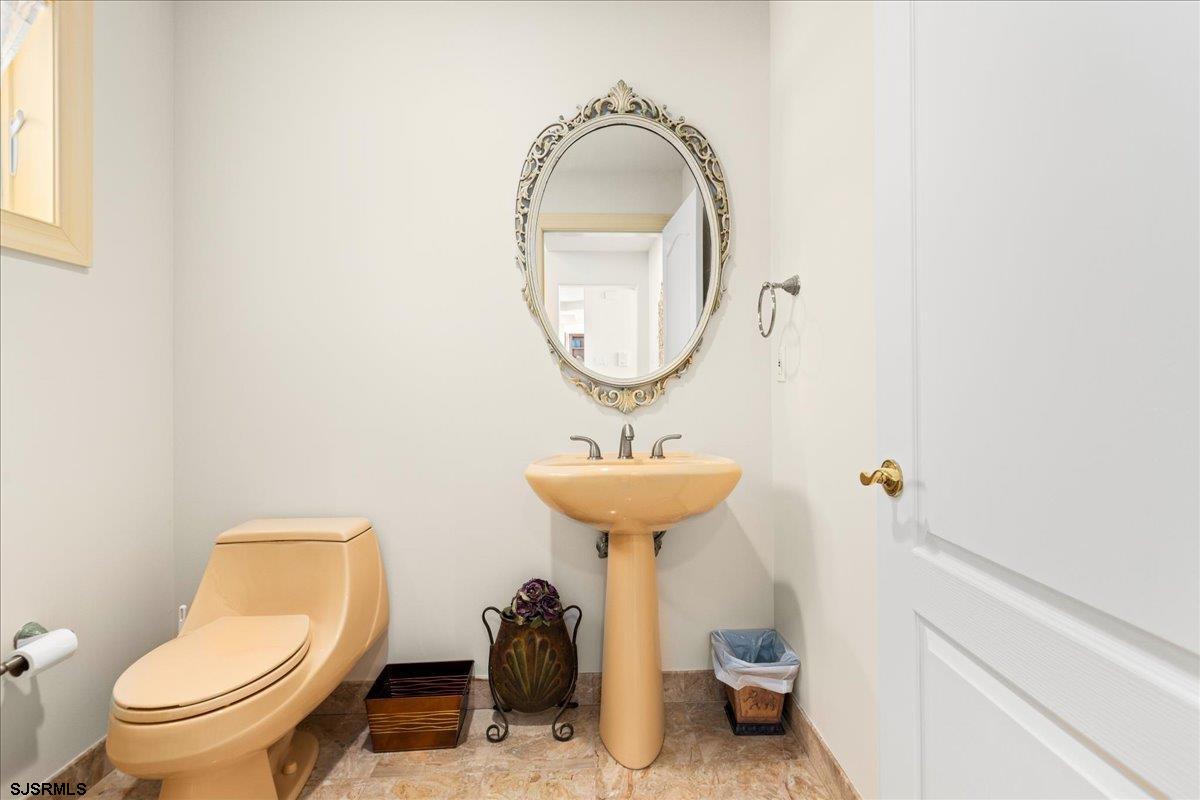 102 S 32nd Ave