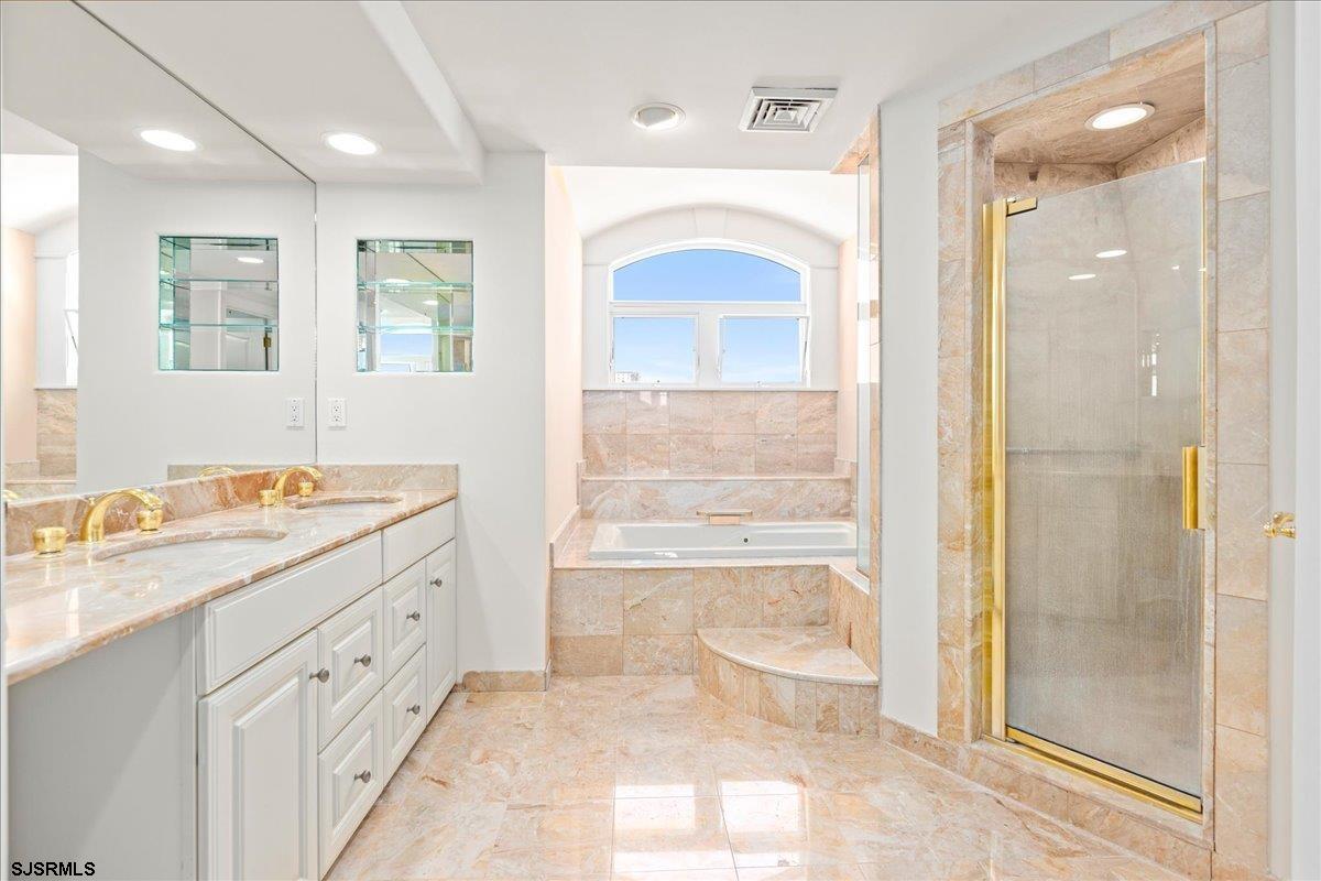 102 S 32nd Ave