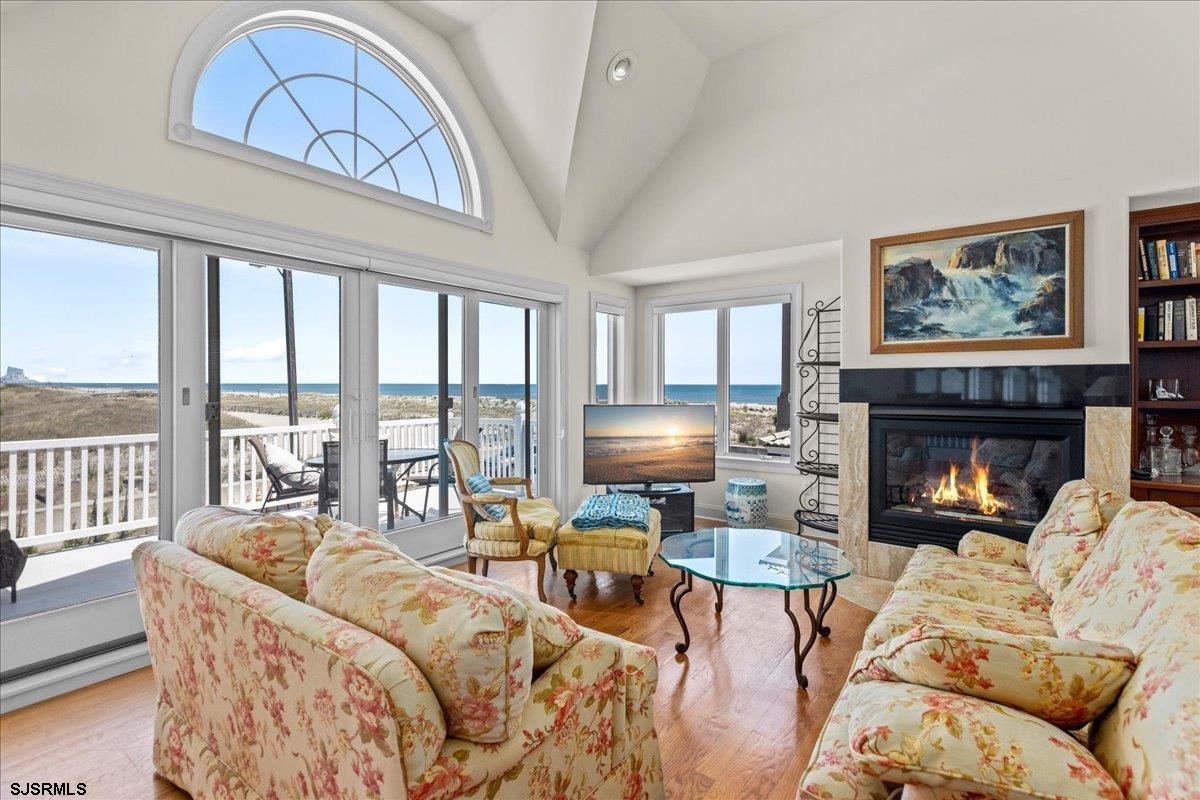 102 S 32nd Ave