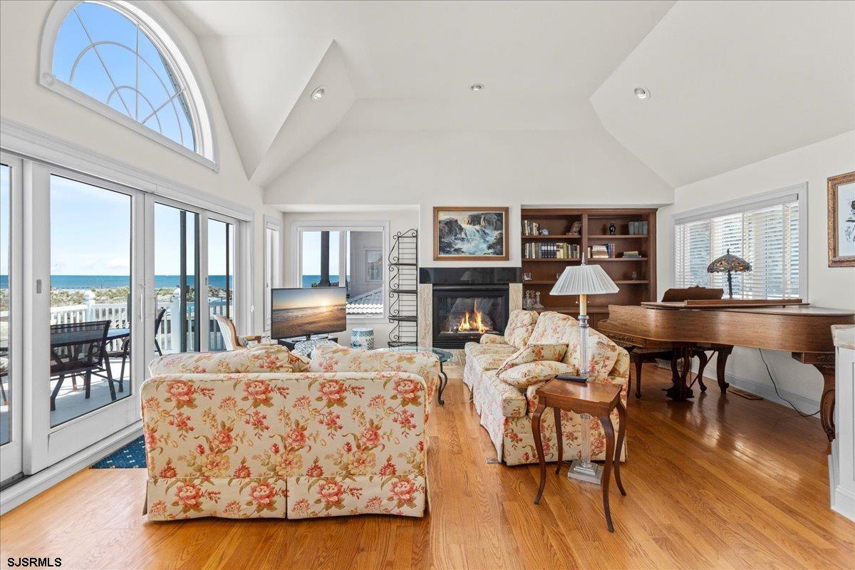 102 S 32nd Ave