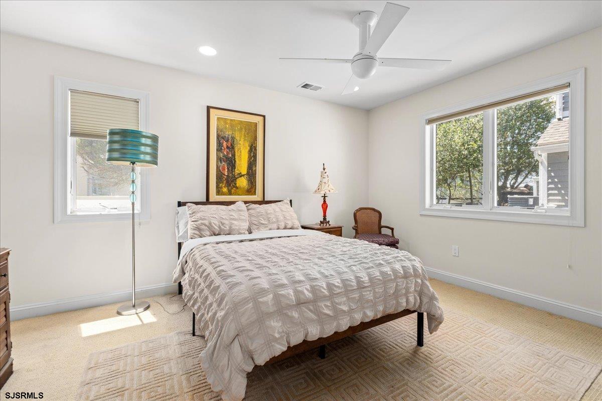 102 S 32nd Ave