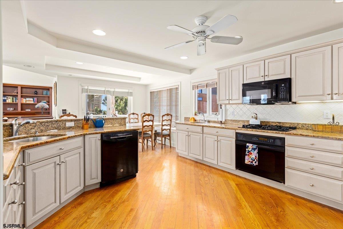 102 S 32nd Ave
