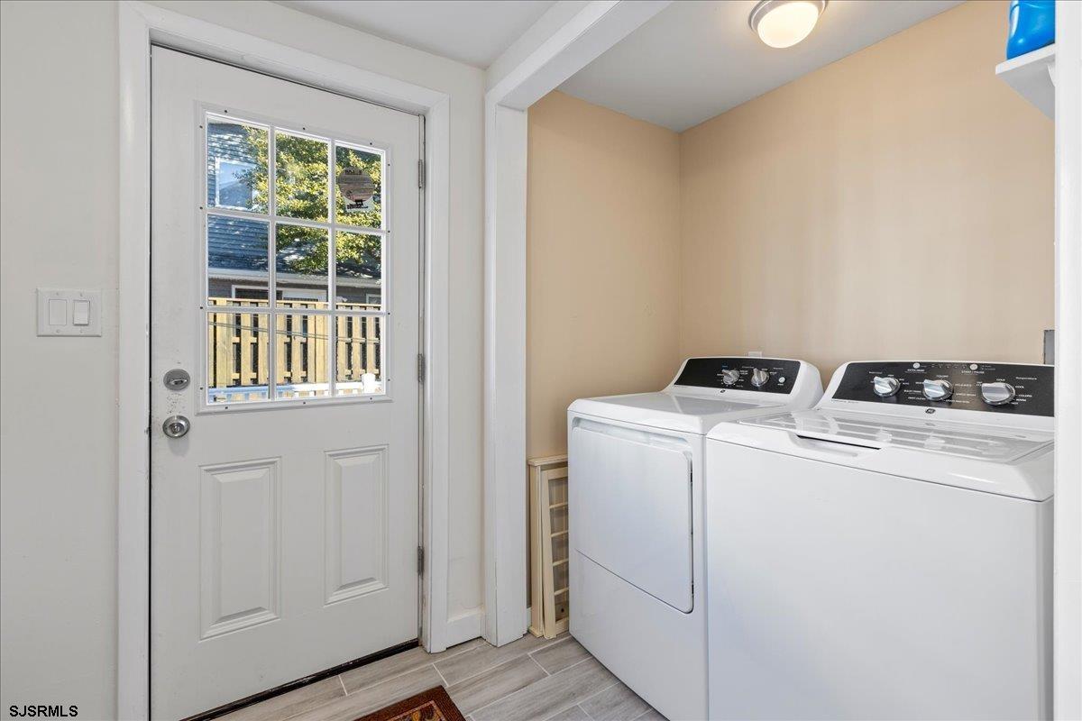 7 N Surrey Ave