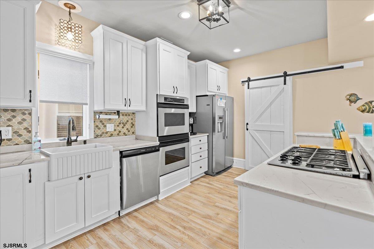 7 N Surrey Ave