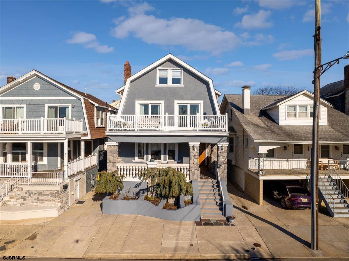 7 N Surrey Ave