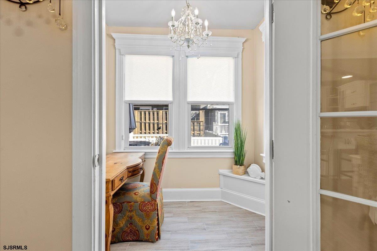 7 N Surrey Ave