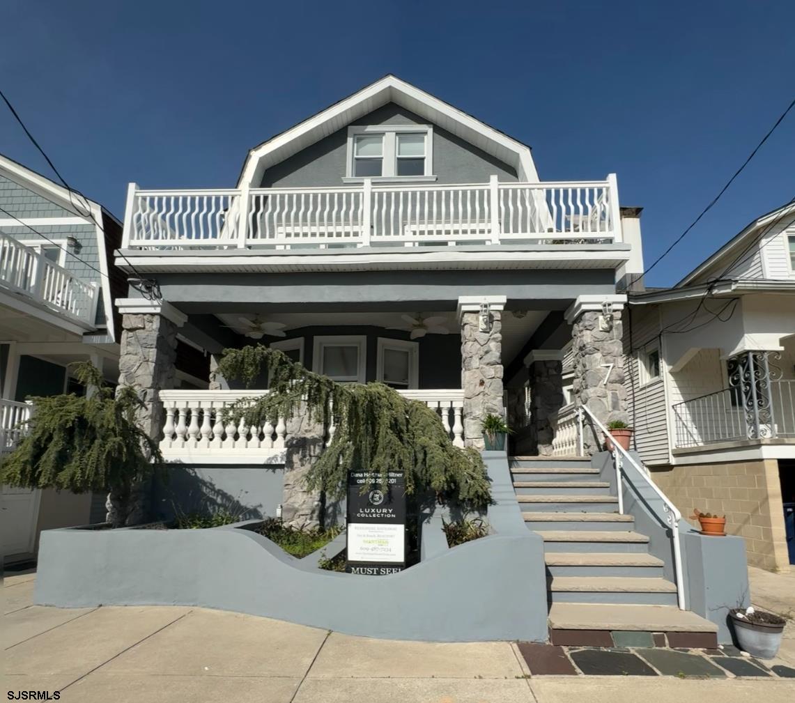 7 N Surrey Ave