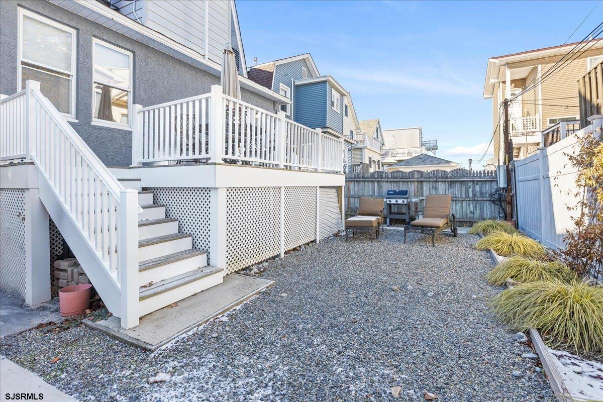 7 N Surrey Ave