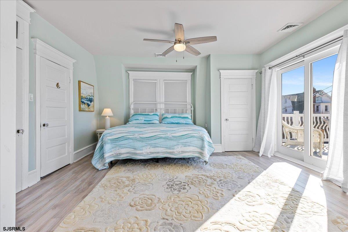 7 N Surrey Ave