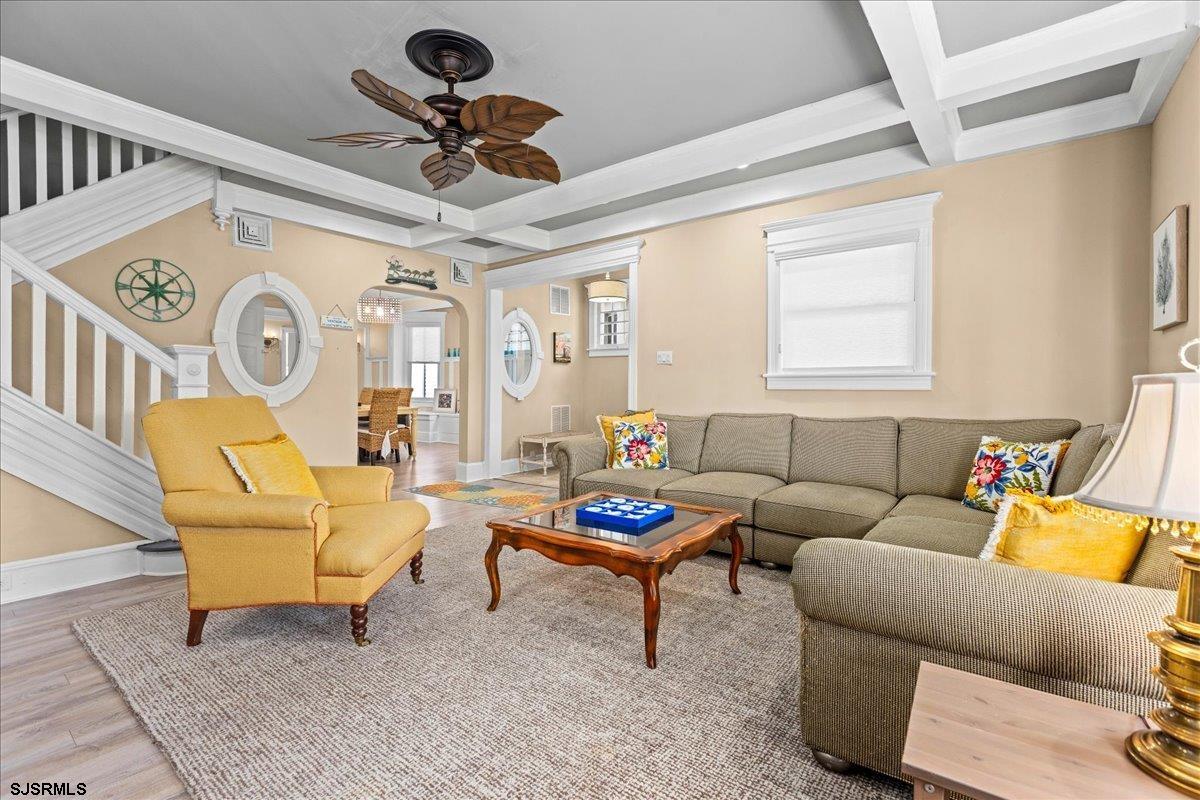 7 N Surrey Ave