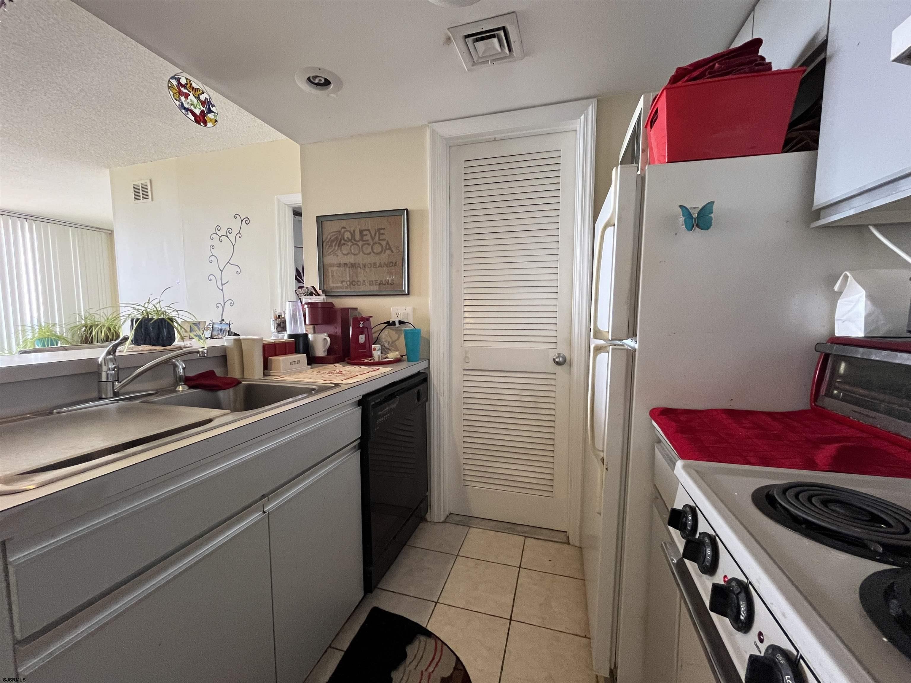 3851 Boardwalk Unit: 1908