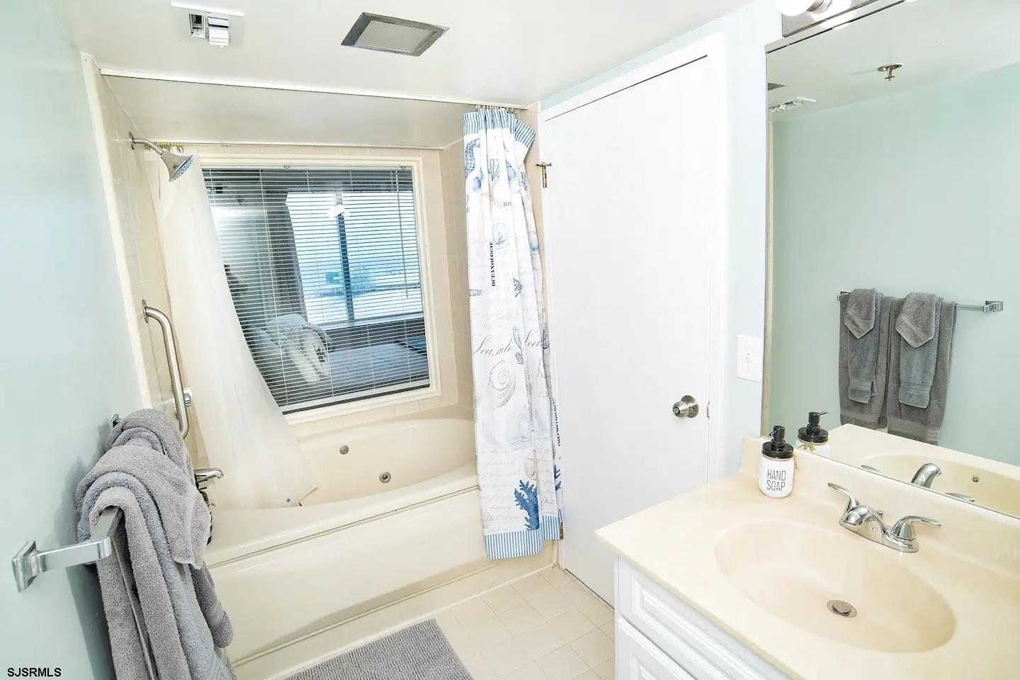 1515 Boardwalk Unit: 1708