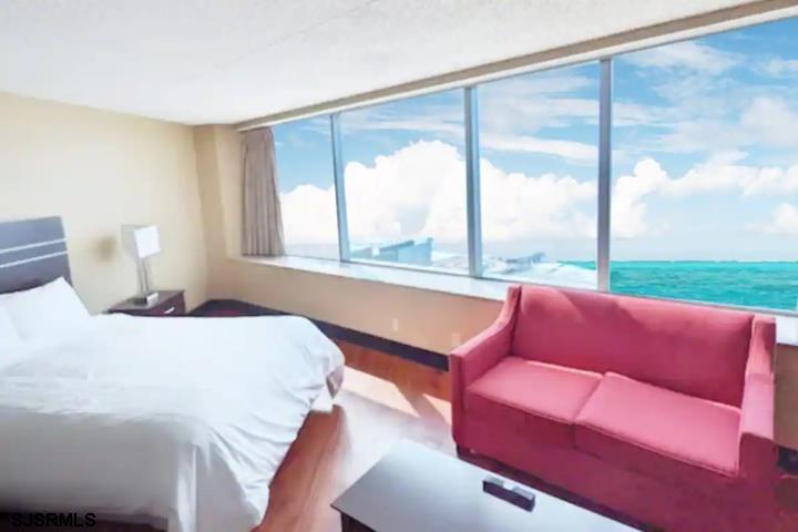 1515 Boardwalk Unit: 2005