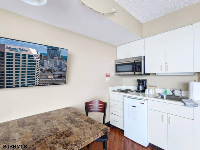 1515 Boardwalk Unit: 2704