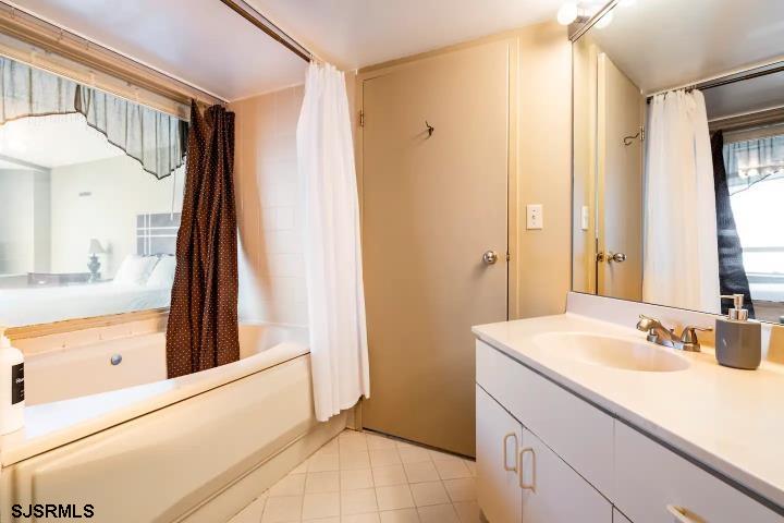 1515 Boardwalk Unit: 2704