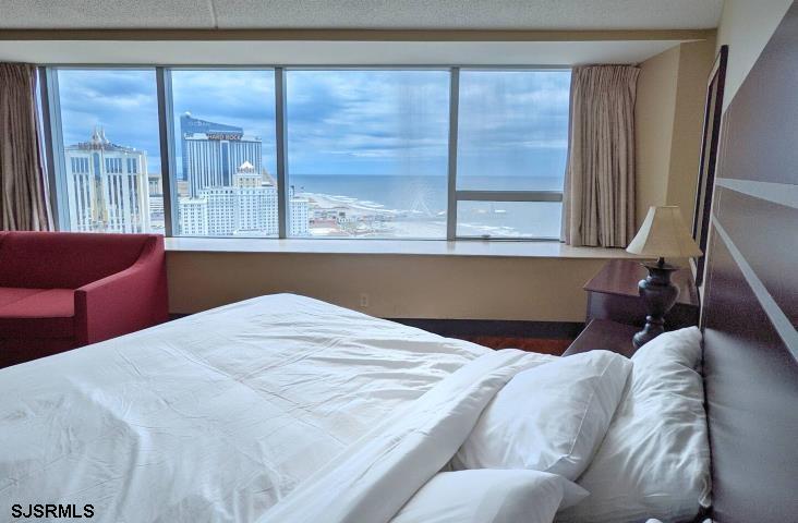 1515 Boardwalk Unit: 2704