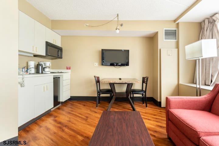 1515 Boardwalk Unit: 2704