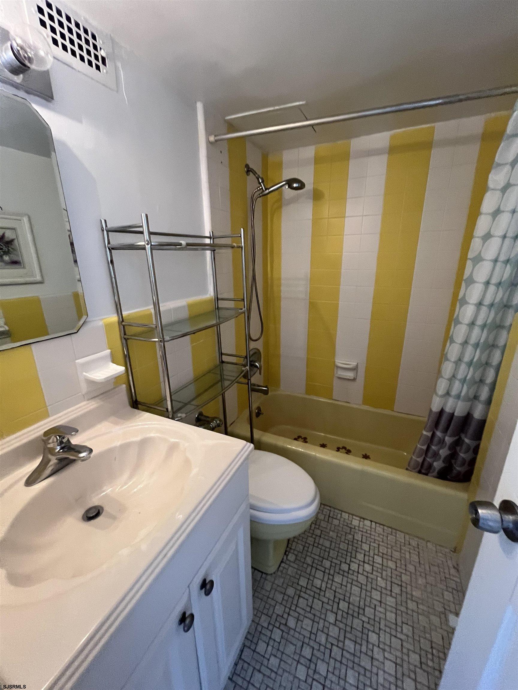 108 S Montpelier Ave Unit: 206