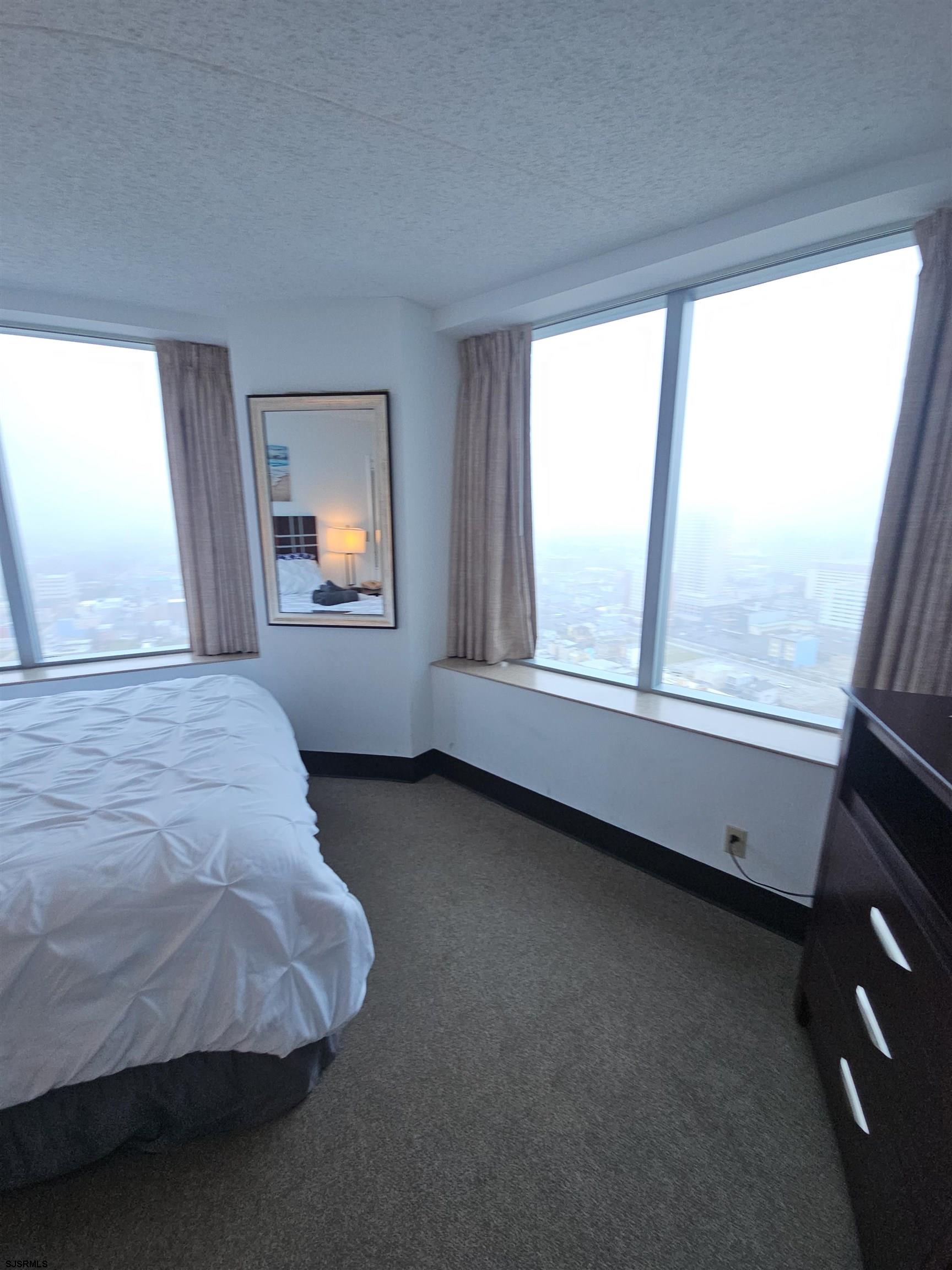 1515 Boardwalk Unit: 2911