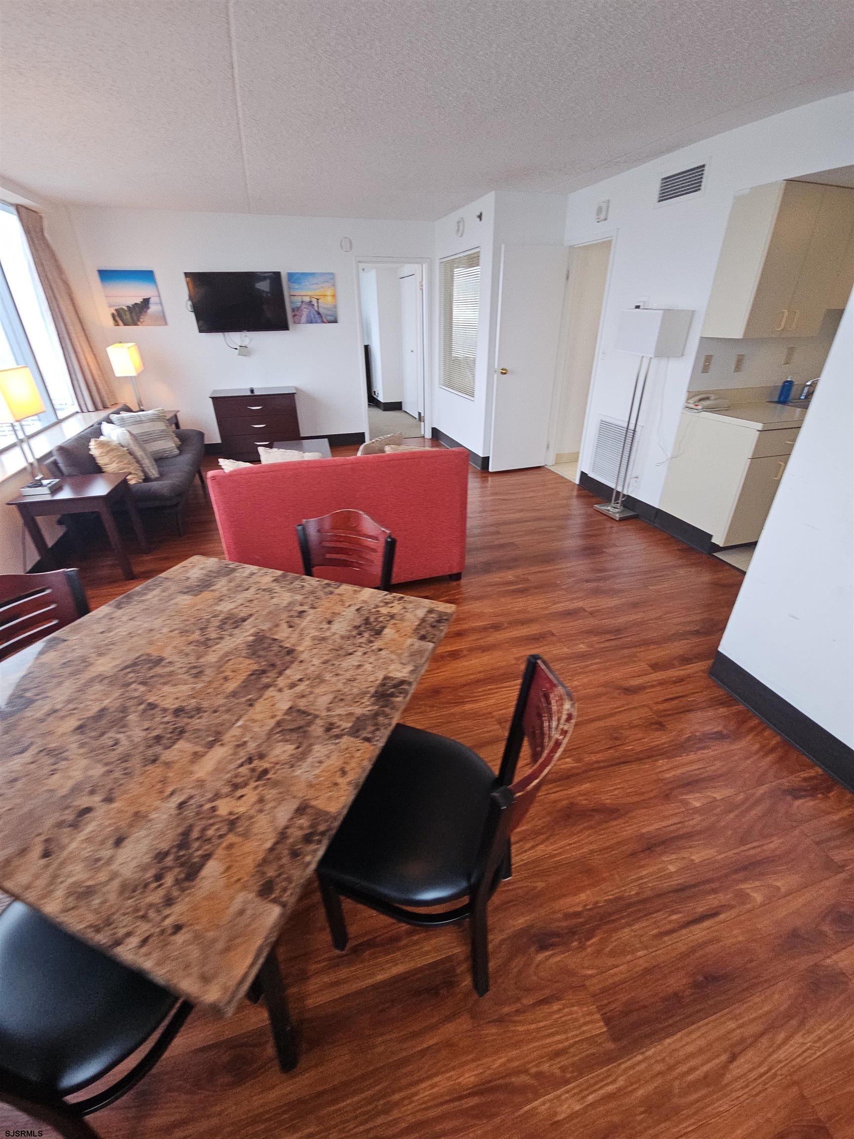 1515 Boardwalk Unit: 2911