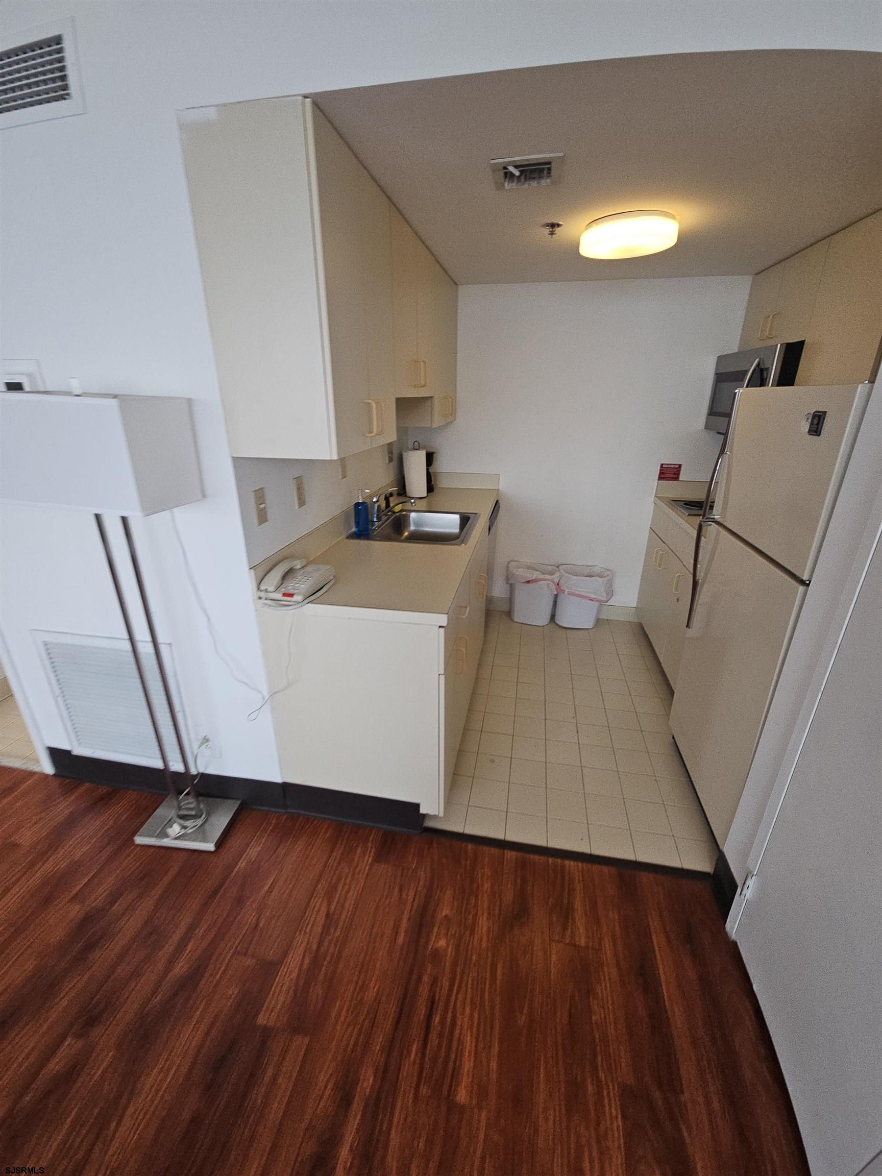 1515 Boardwalk Unit: 2911