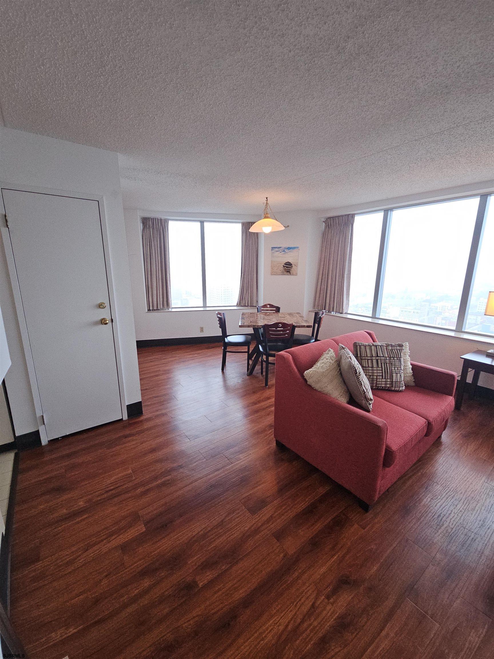 1515 Boardwalk Unit: 2911