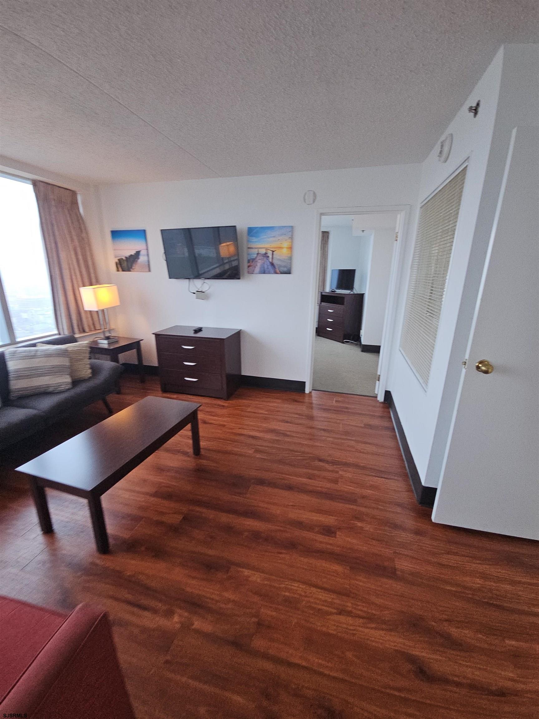 1515 Boardwalk Unit: 2911