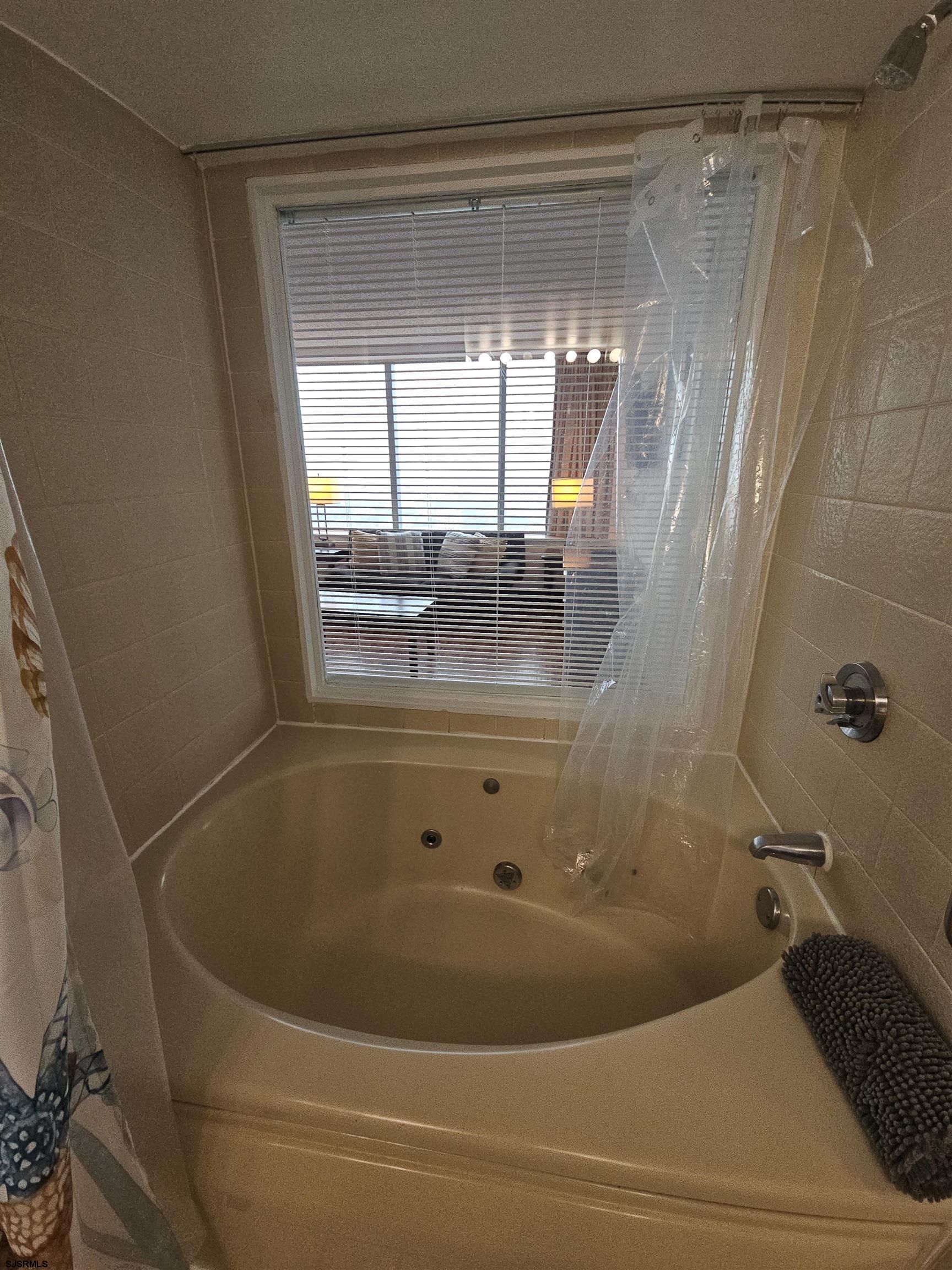 1515 Boardwalk Unit: 2911