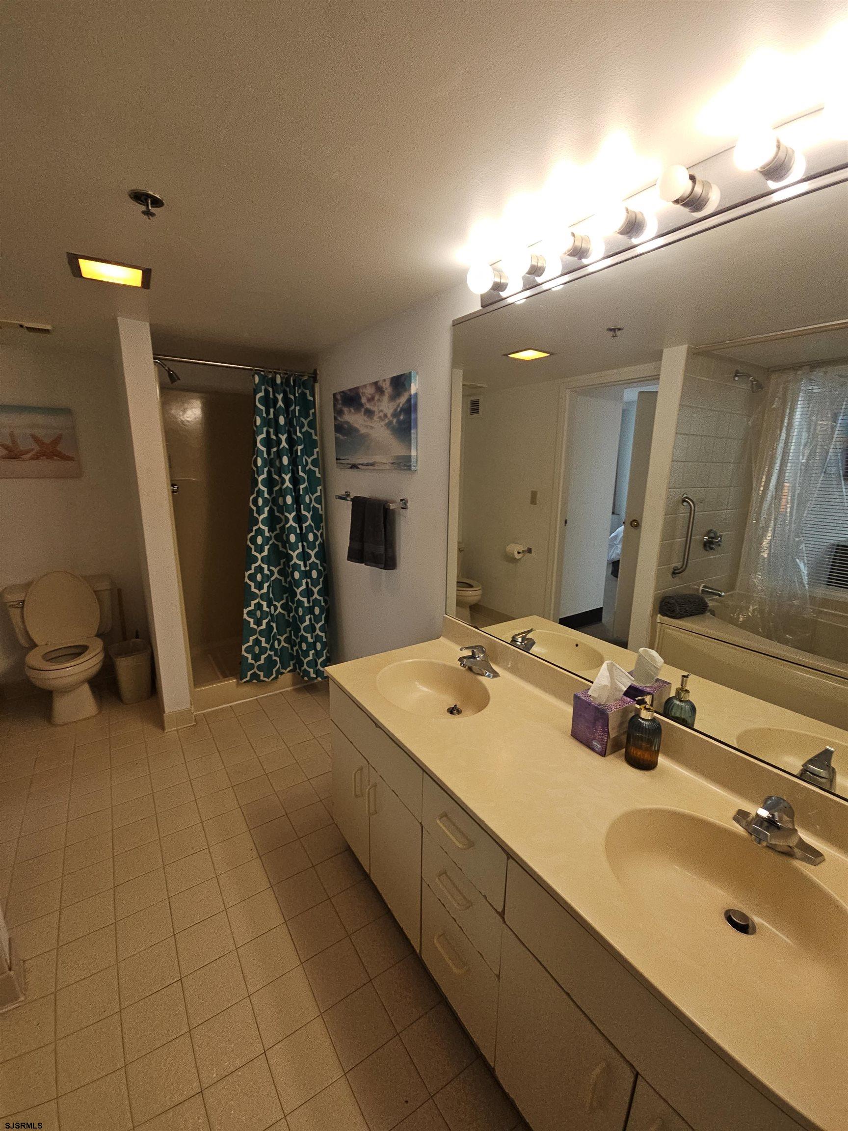 1515 Boardwalk Unit: 2911