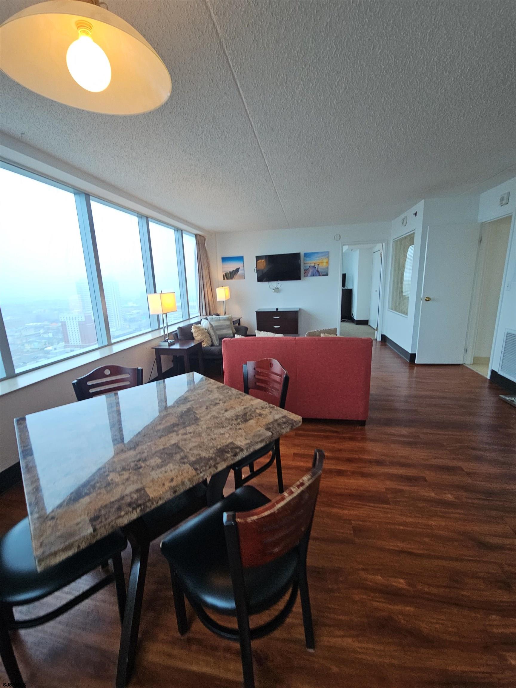 1515 Boardwalk Unit: 2911