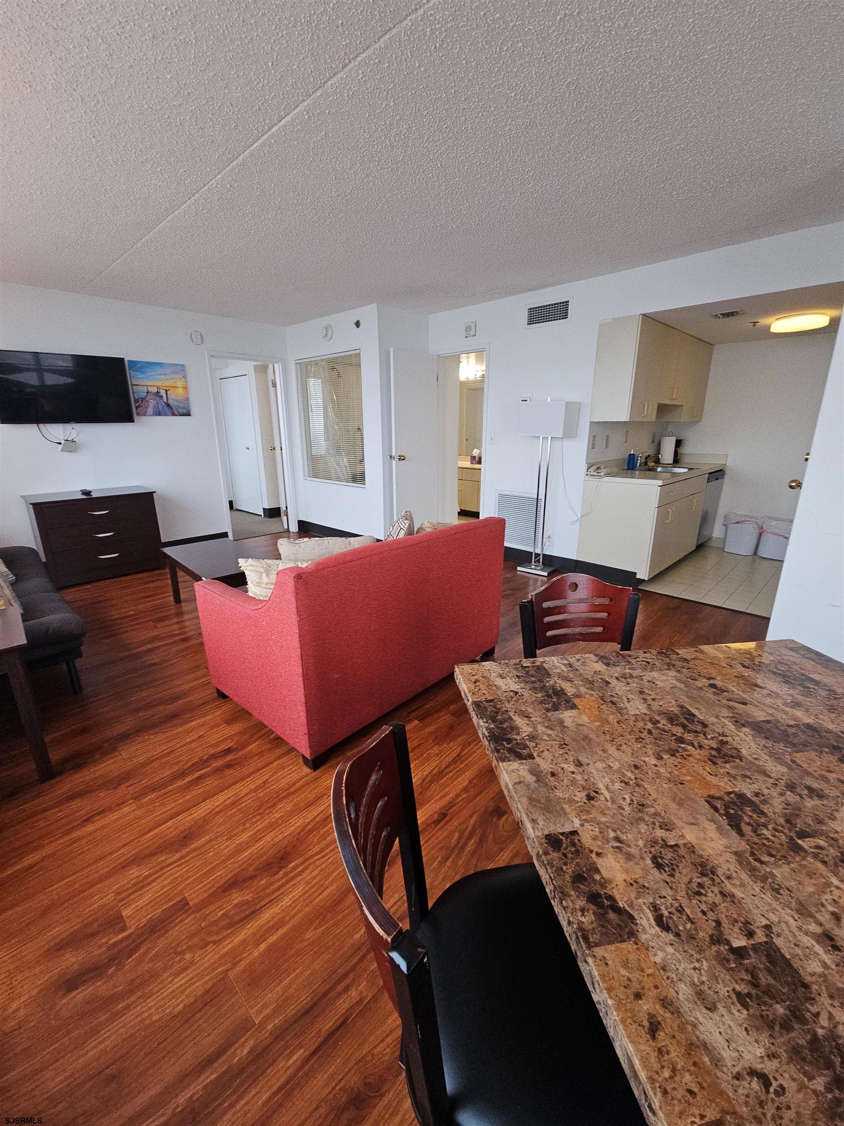1515 Boardwalk Unit: 2911
