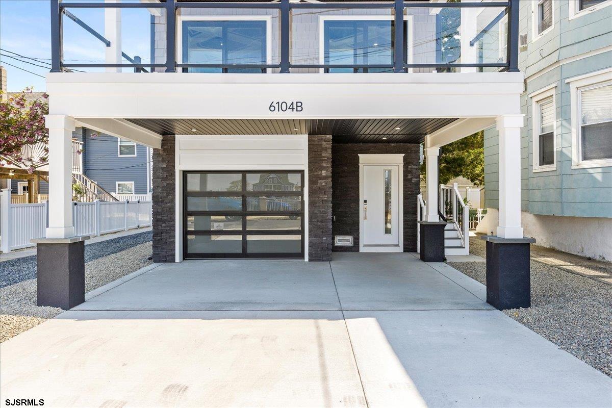 6104B Monmouth Ave