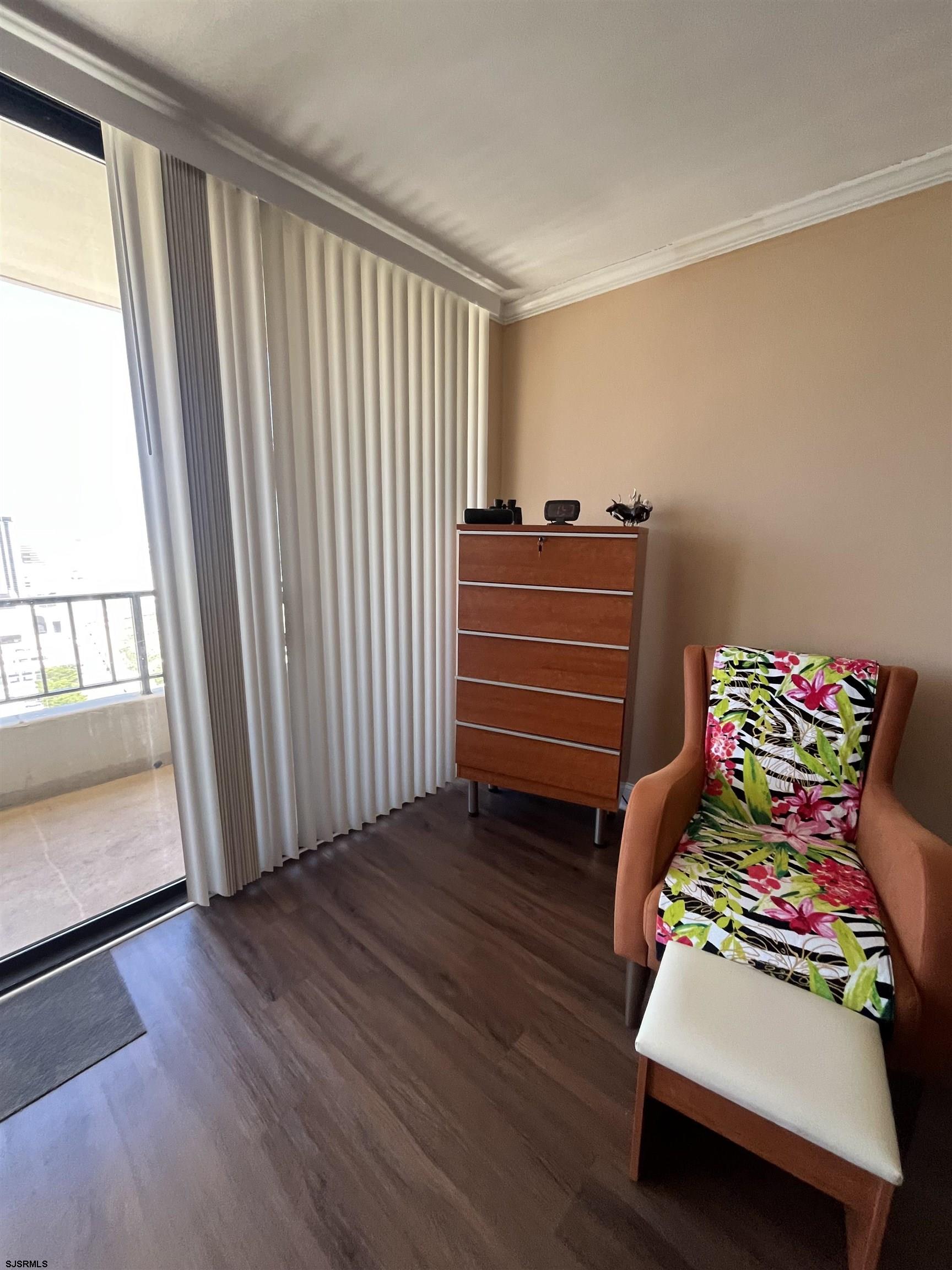 3851 Boardwalk Unit: 2407