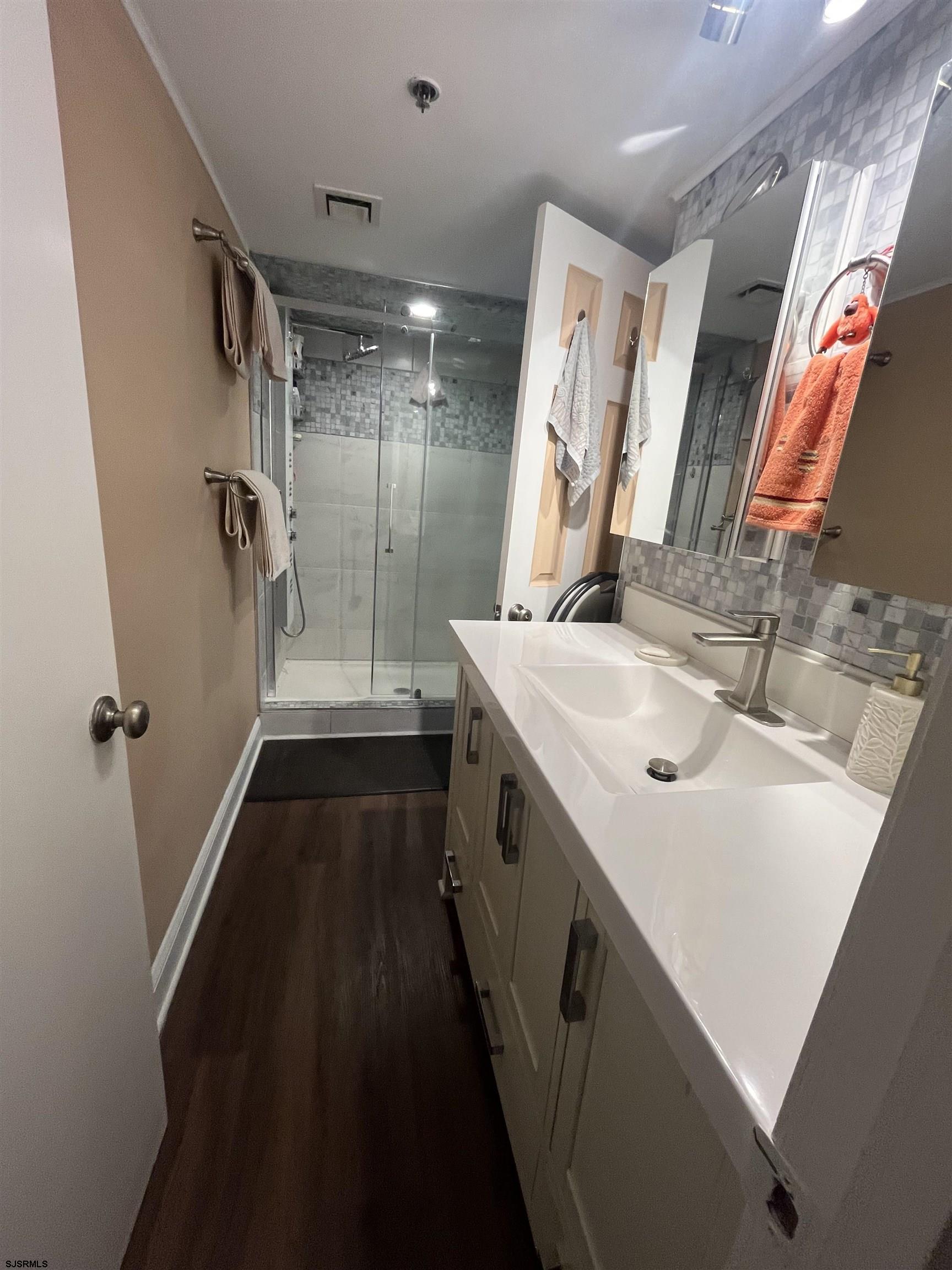 3851 Boardwalk Unit: 2407