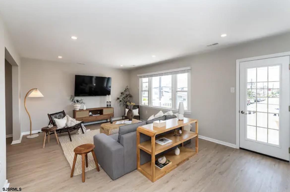 7007 Ventnor Gardens Plaza Unit: 2
