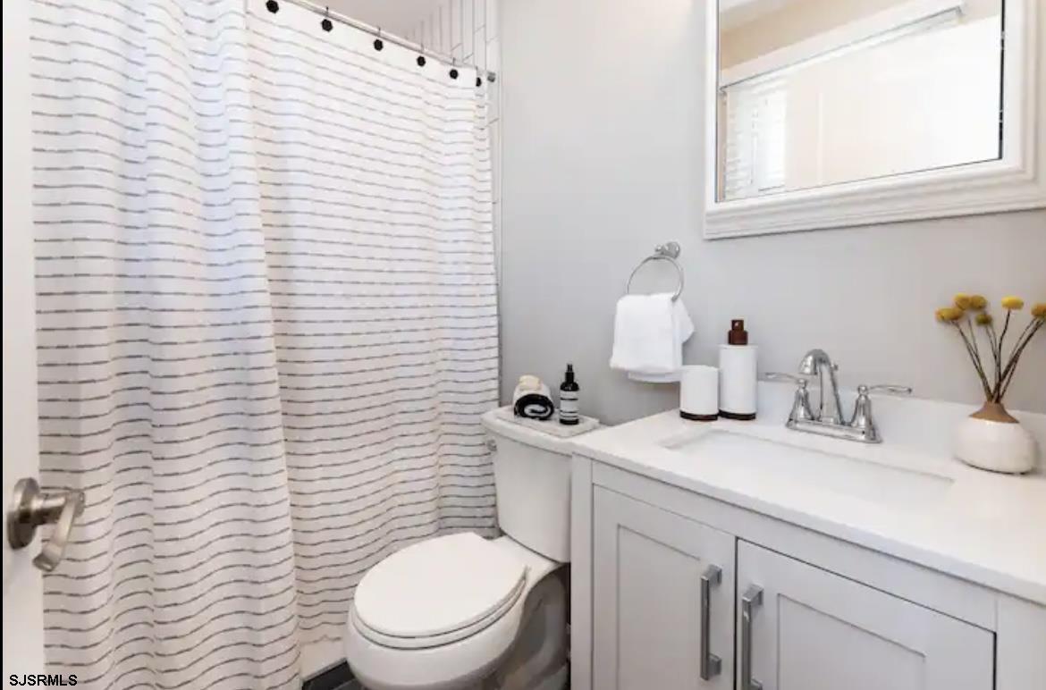 7007 Ventnor Gardens Plaza Unit: 2