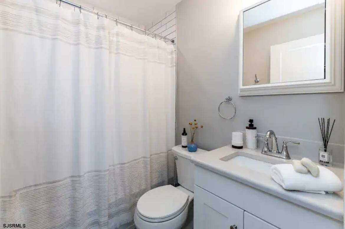 7007 Ventnor Gardens Plaza Unit: 2