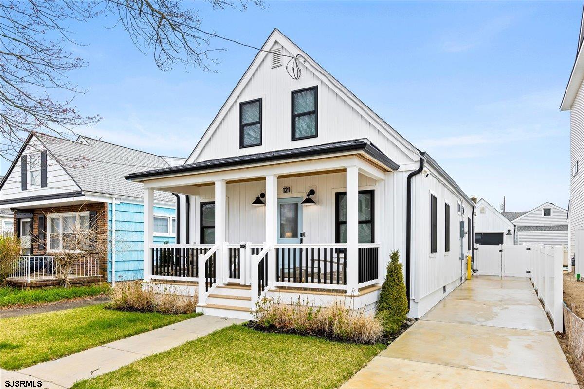 121 N Gladstone Ave