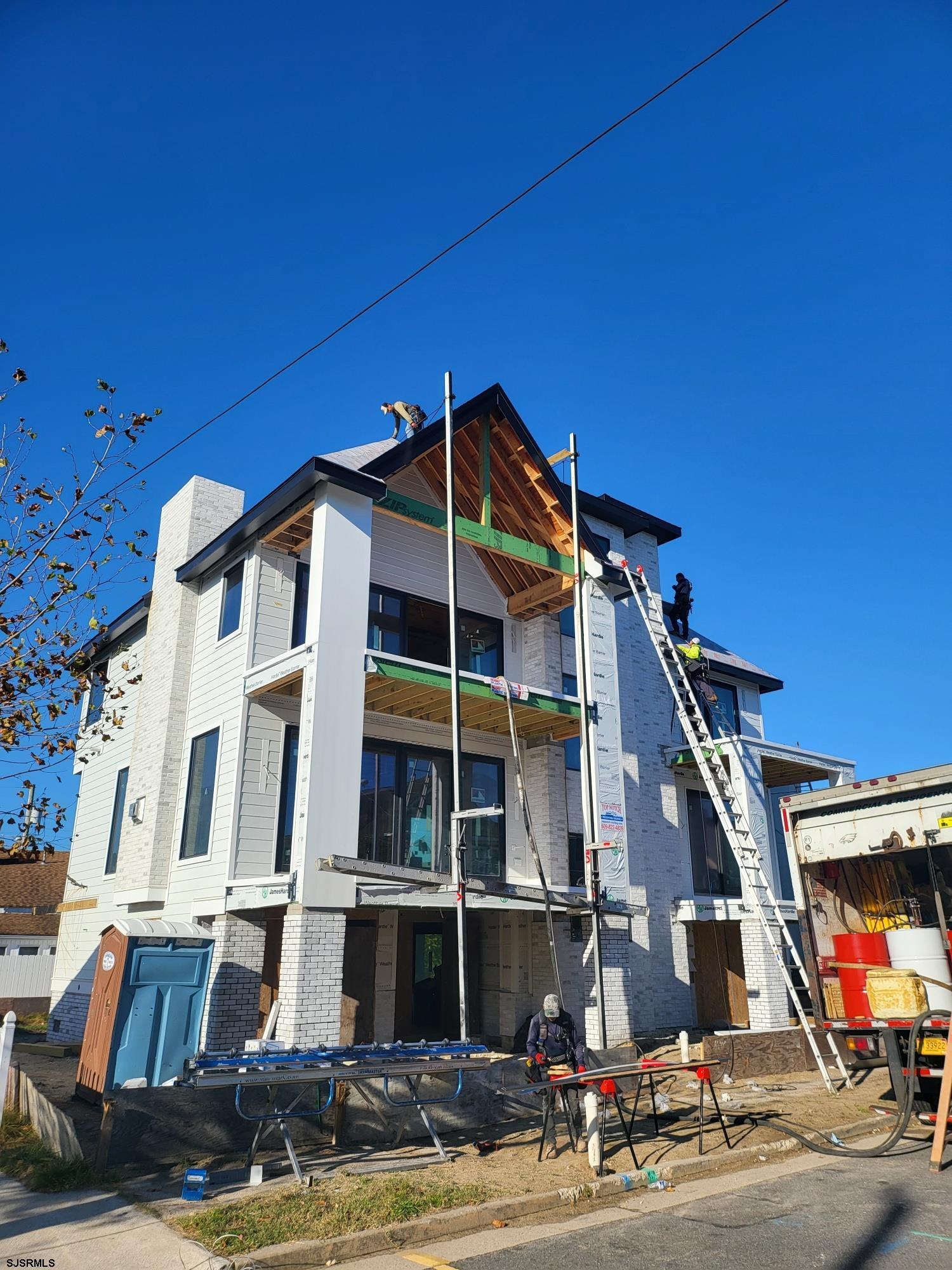 32 Pelham Ave
