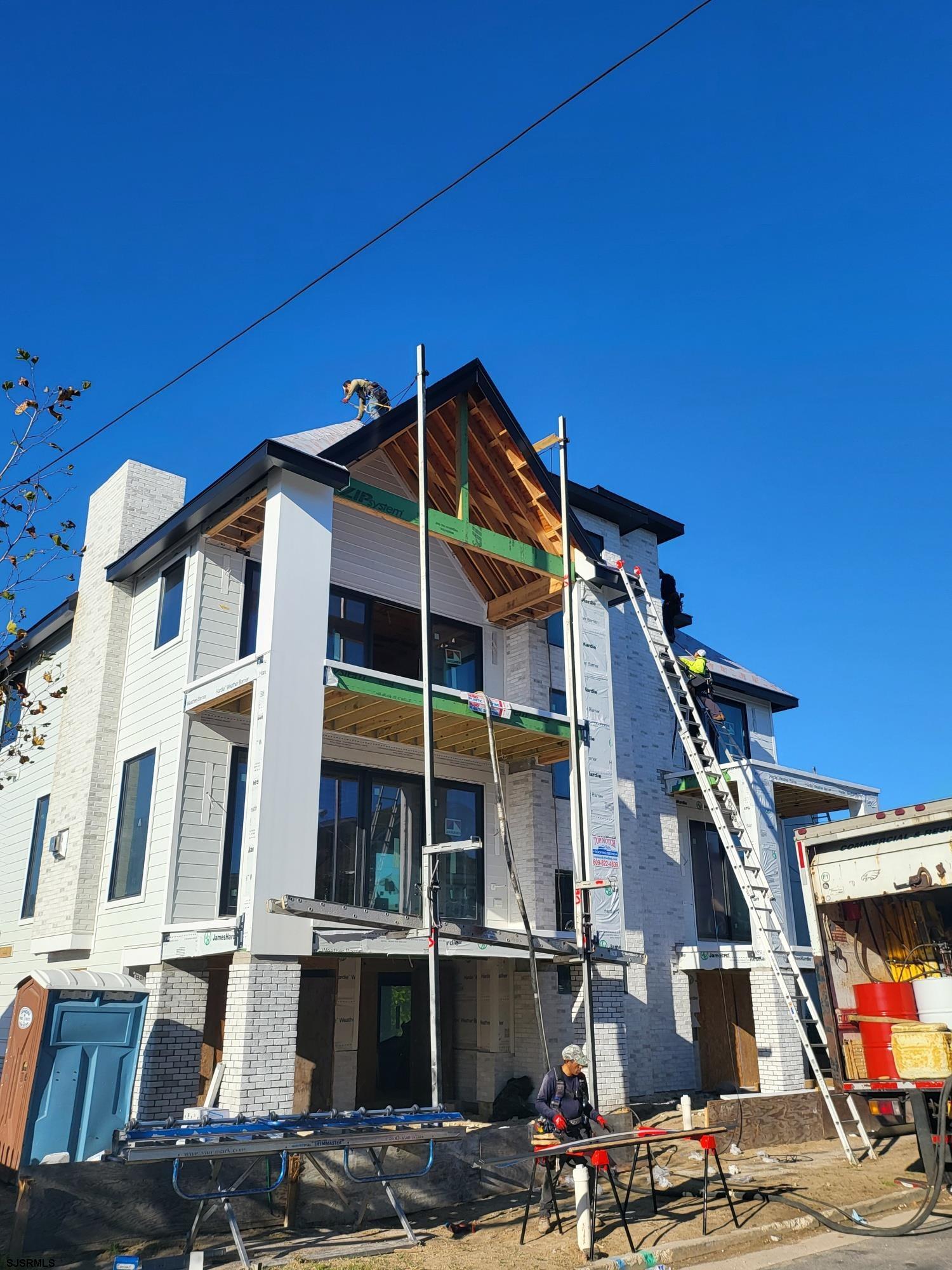 32 Pelham Ave