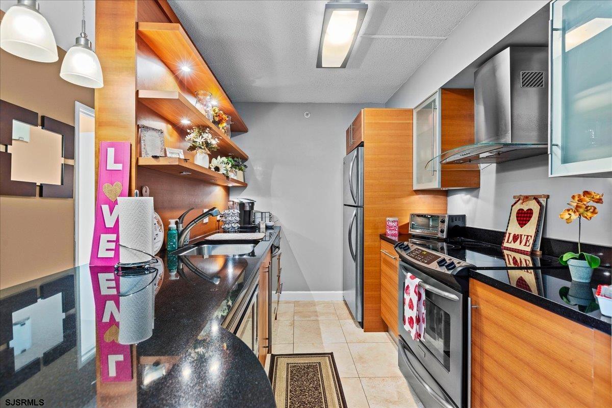 526 Pacific Ave Unit: 1304
