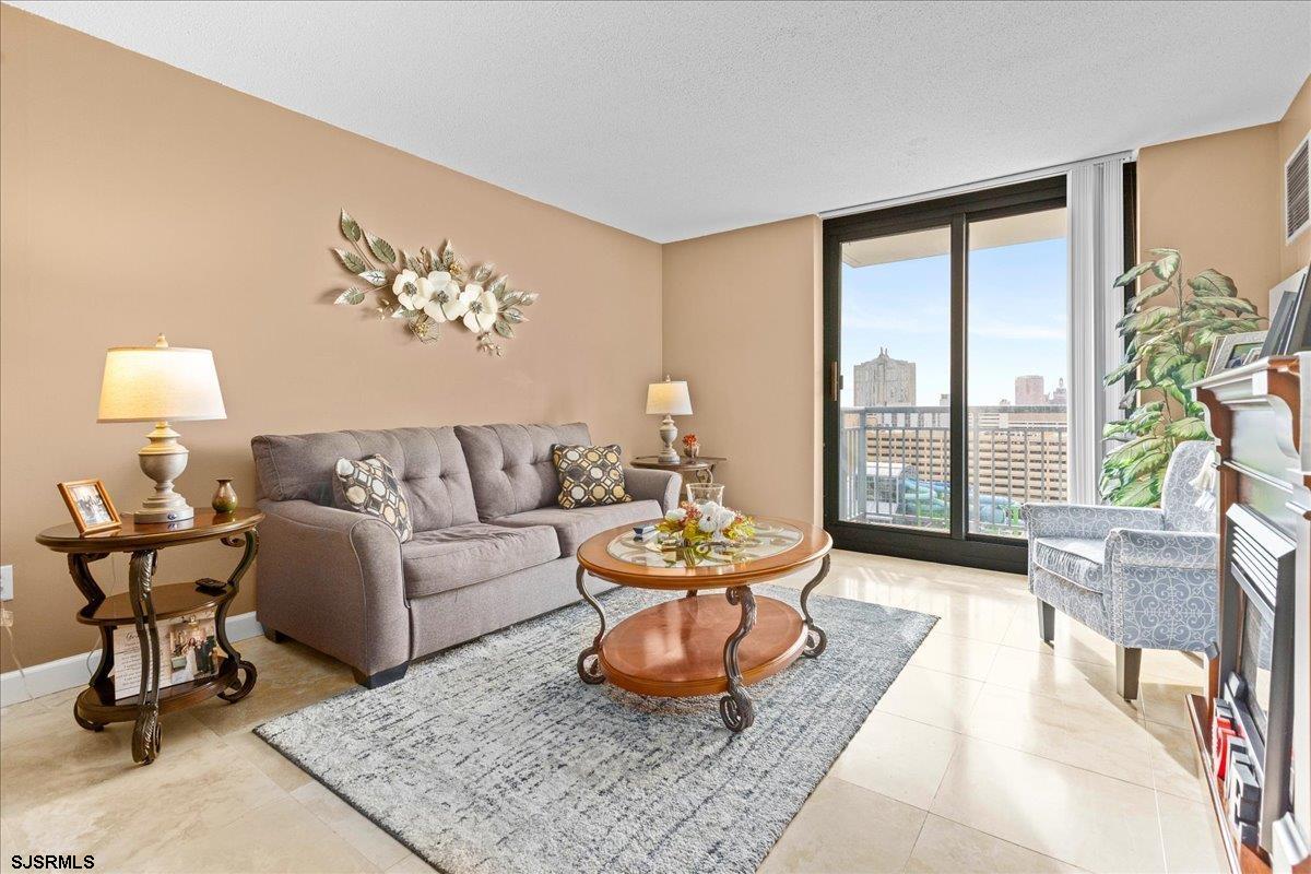 526 Pacific Ave Unit: 1304